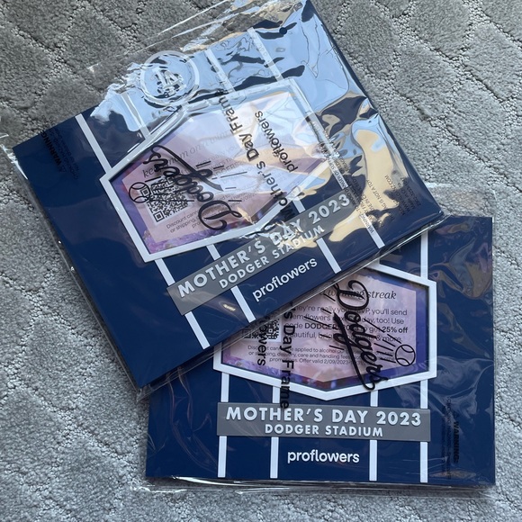 NWT. Dodger Stadium Mother’s Day photo frame - Picture 2 of 4